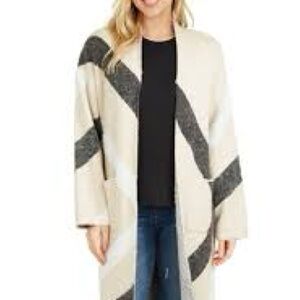 AKEMA + KIN geometric one size sweater